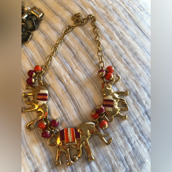 Assorted necklaces - Picture 10 of 16